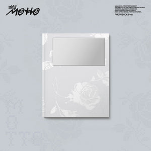 the album cover for ITZY - Motto [Photobook B ver.]
